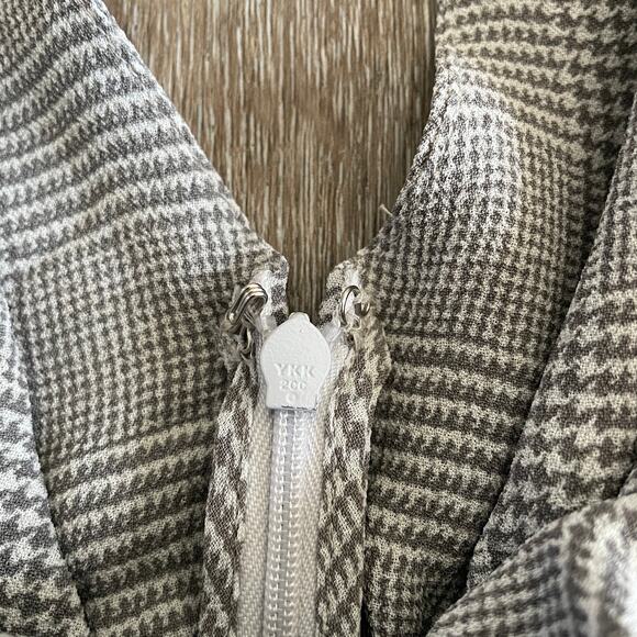 Reformation Wilder Mini Dress Aberdeen Grey White - Size 6 - Picture 9 of 11